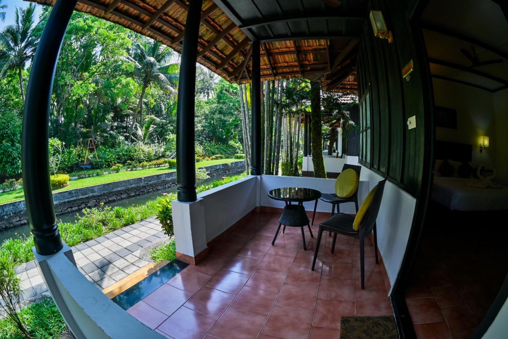 Paradise Heritage Resort Kumarakom Exterior foto